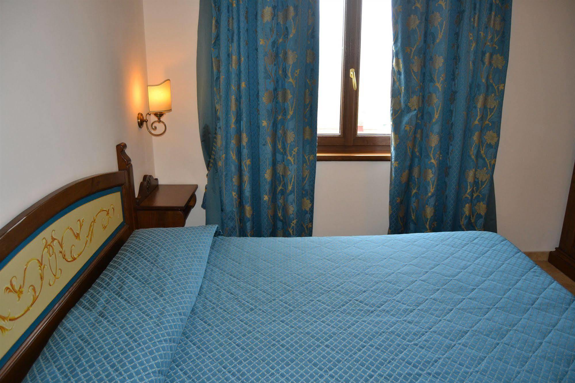Lusi Hotel 3*