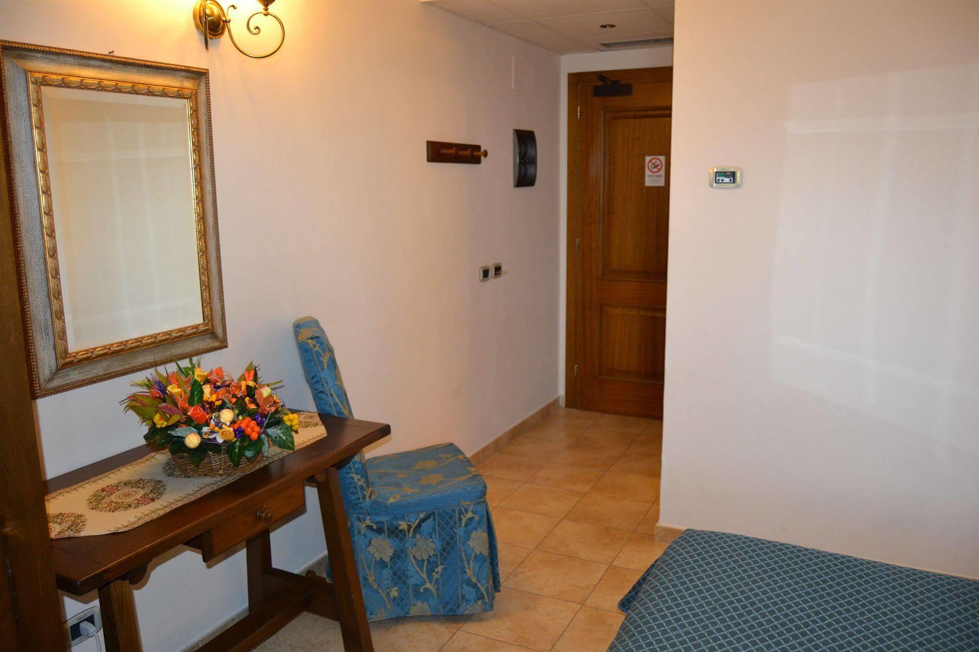 Hotel Lusi 3*